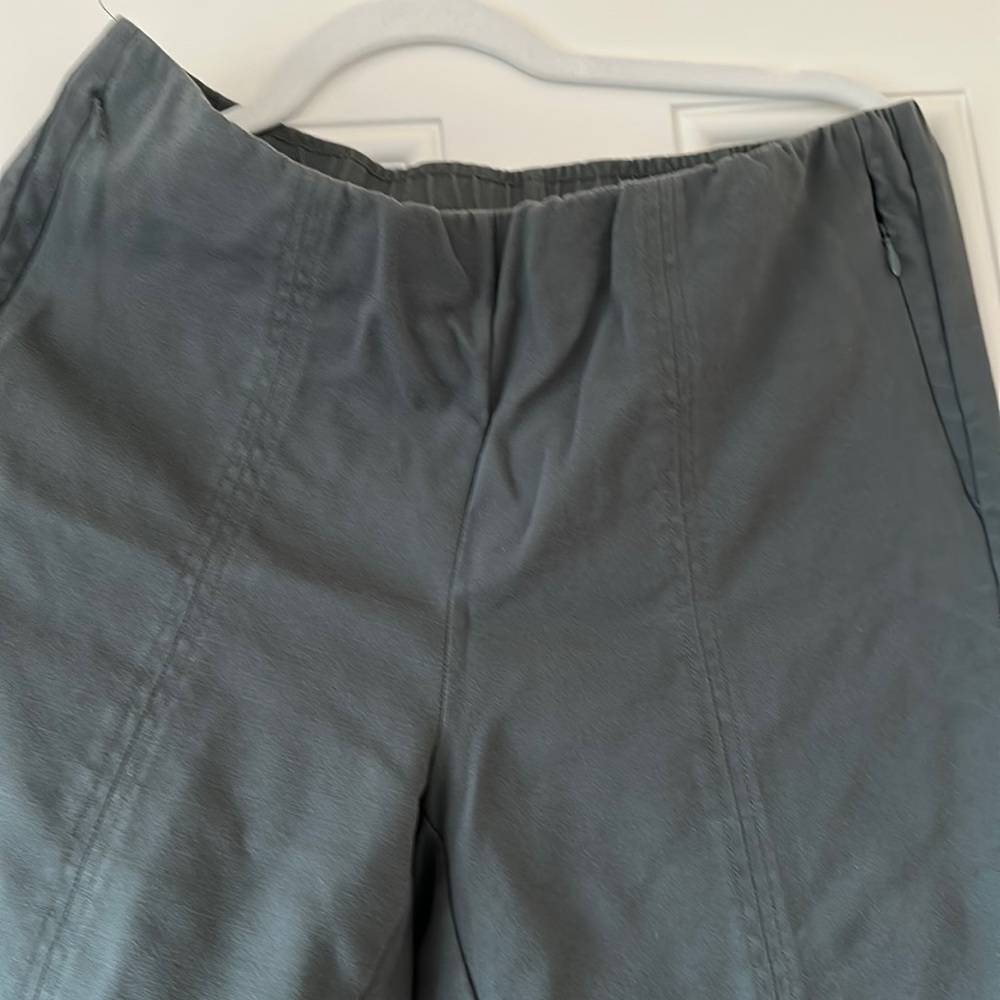 Essential cotton stretch, Leggins, 63% cotton, 33% rayon, 4% spandex.